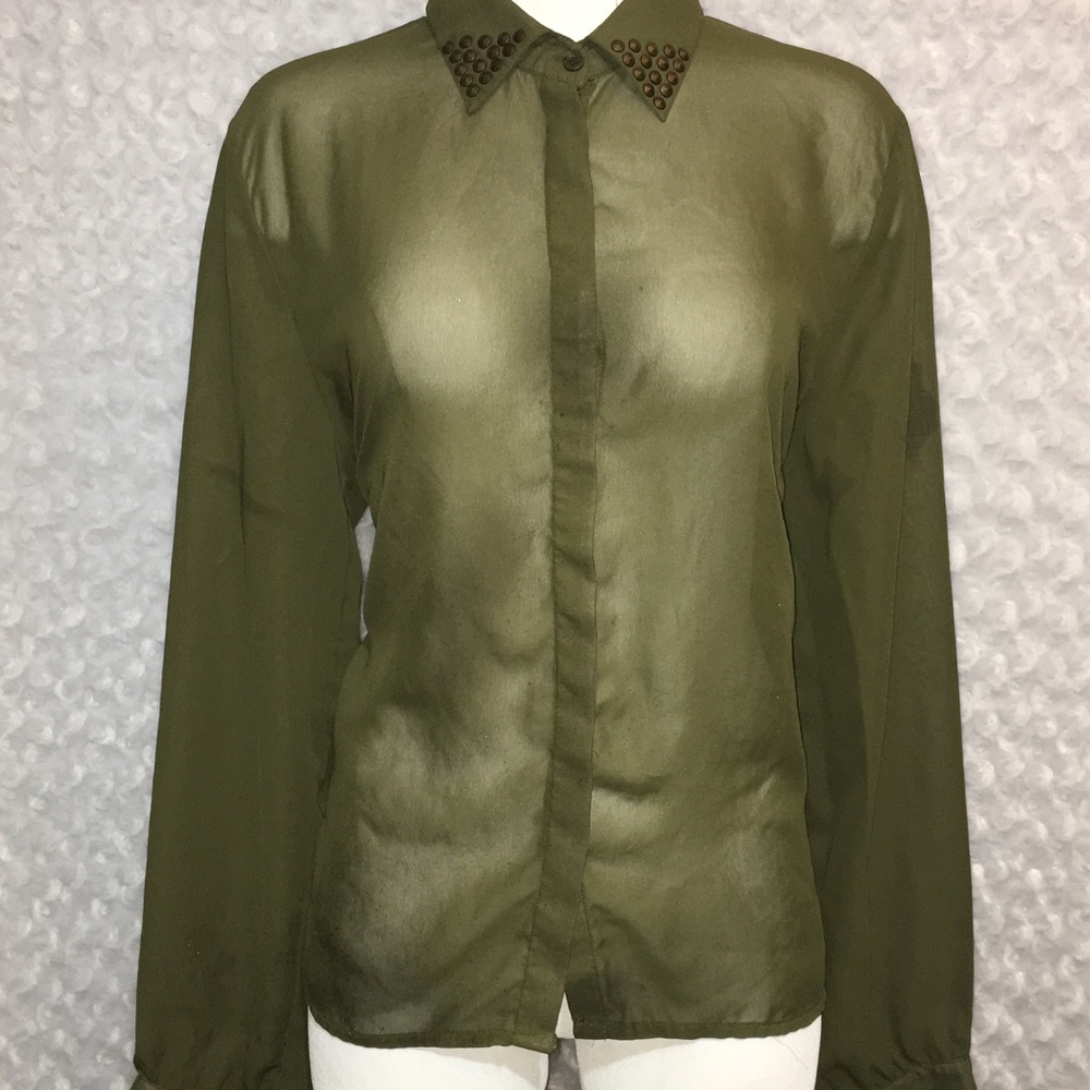 Studded collar button down